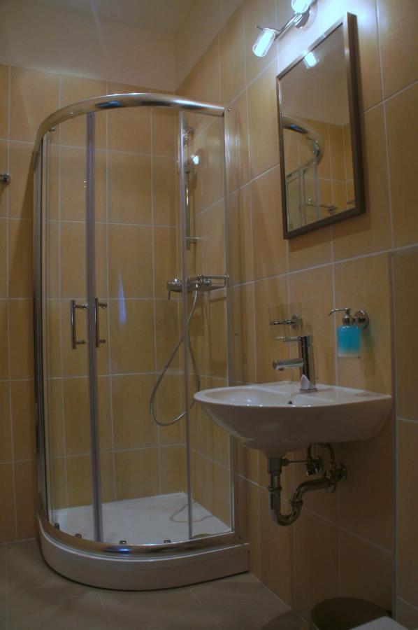 Hotel U Parku Hořovice エクステリア 写真